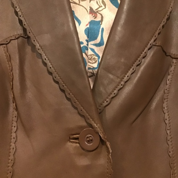 Leather jacket - Picture 3 of 12